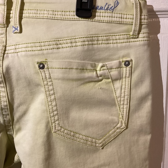 Hydraulic Bailey Indie Pale Yellow Cropped Skinny Jeans - Picture 5 of 6